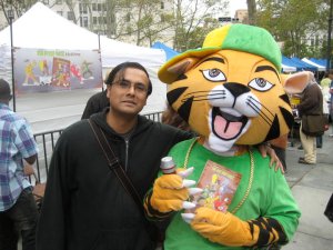 RoodonFood with Hip Hop Cat