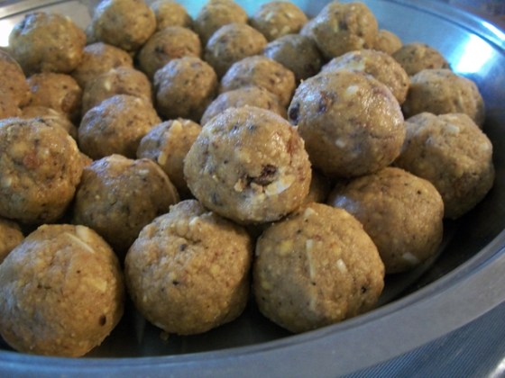 Besan Ladu/Ladoo